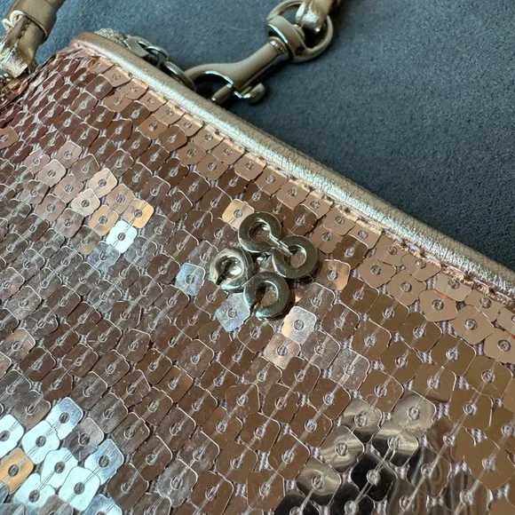 Coach Sequin Wristlet Gold Champagne Evening Clutch Sparkle Party Bag Preloved ✨ - Picture 3 of 9